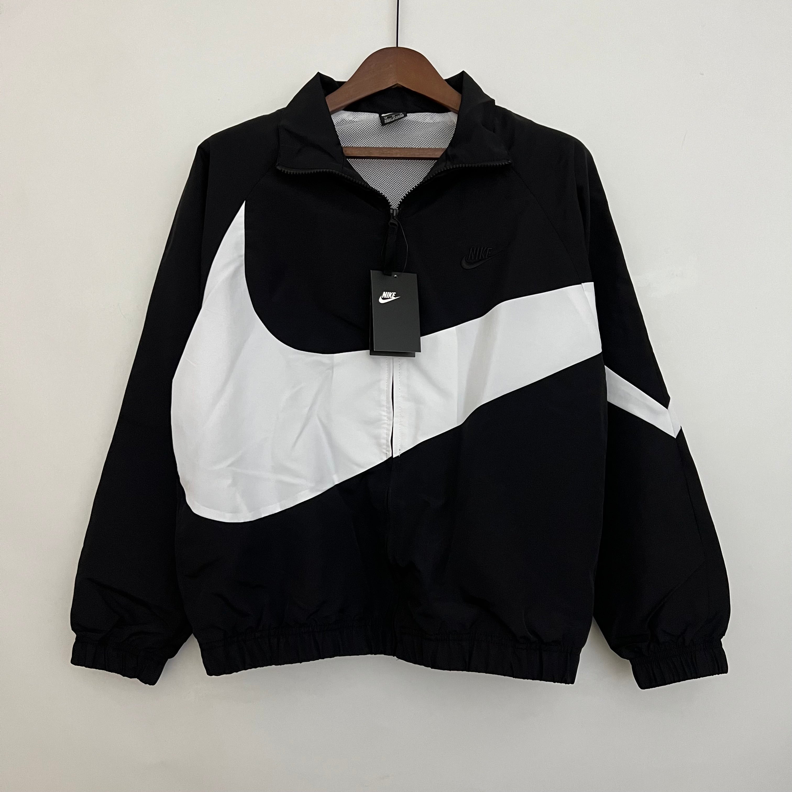 Nike Sportswear Mod. Swoosh Light Jacket